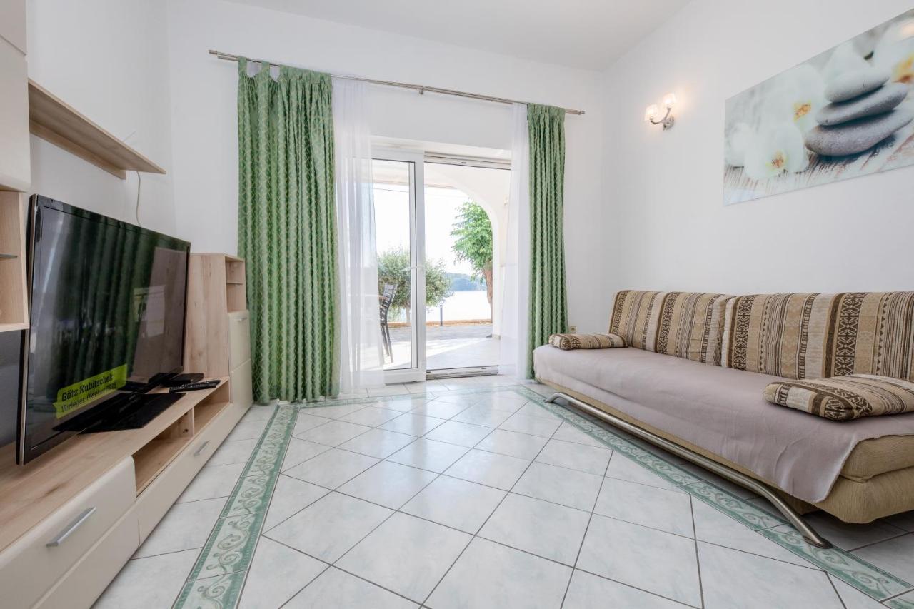 Apartments And Rooms By The Sea Supetarska Draga - Gornja, Rab - 11579 Zewnętrze zdjęcie