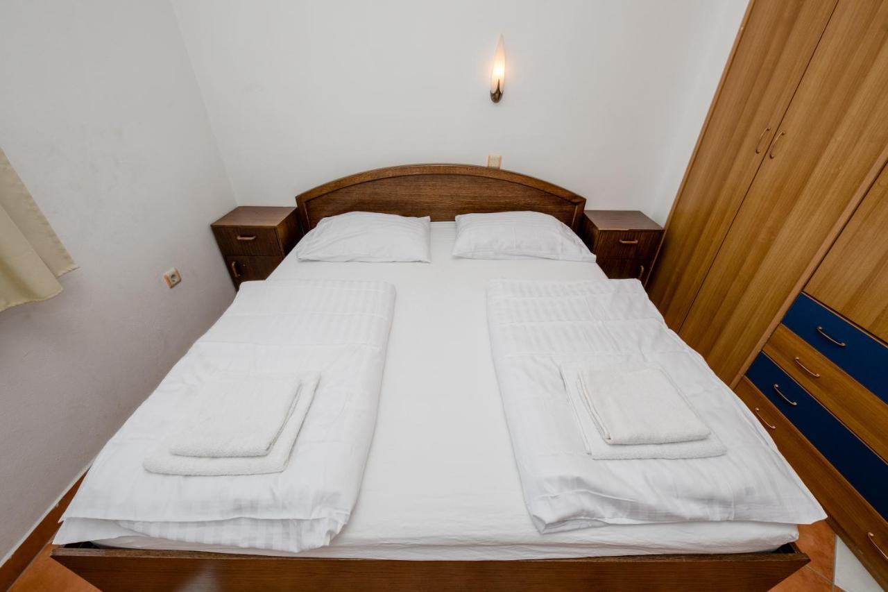Apartments And Rooms By The Sea Supetarska Draga - Gornja, Rab - 11579 Zewnętrze zdjęcie
