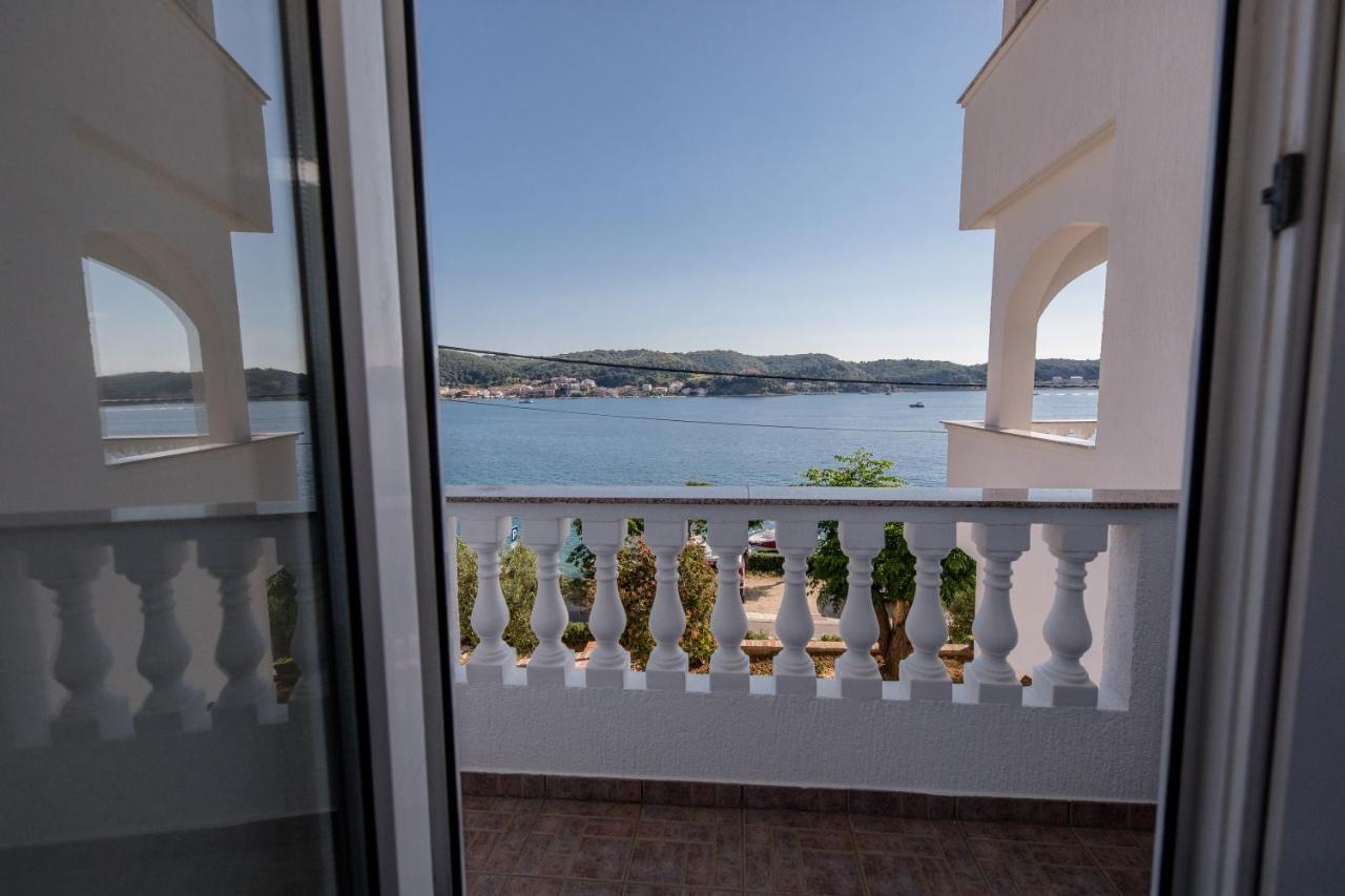 Apartments And Rooms By The Sea Supetarska Draga - Gornja, Rab - 11579 Zewnętrze zdjęcie
