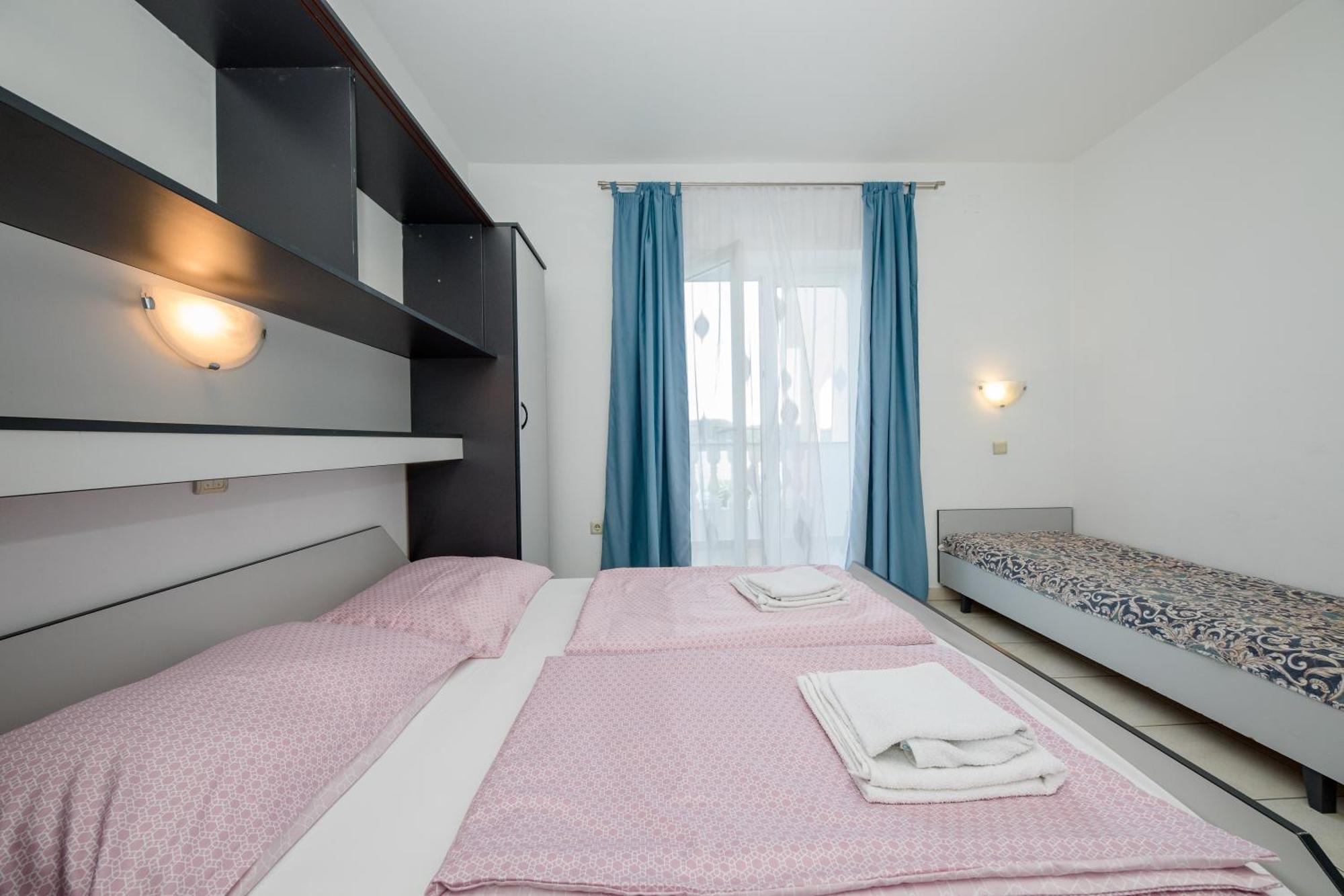 Apartments And Rooms By The Sea Supetarska Draga - Gornja, Rab - 11579 Pokój zdjęcie