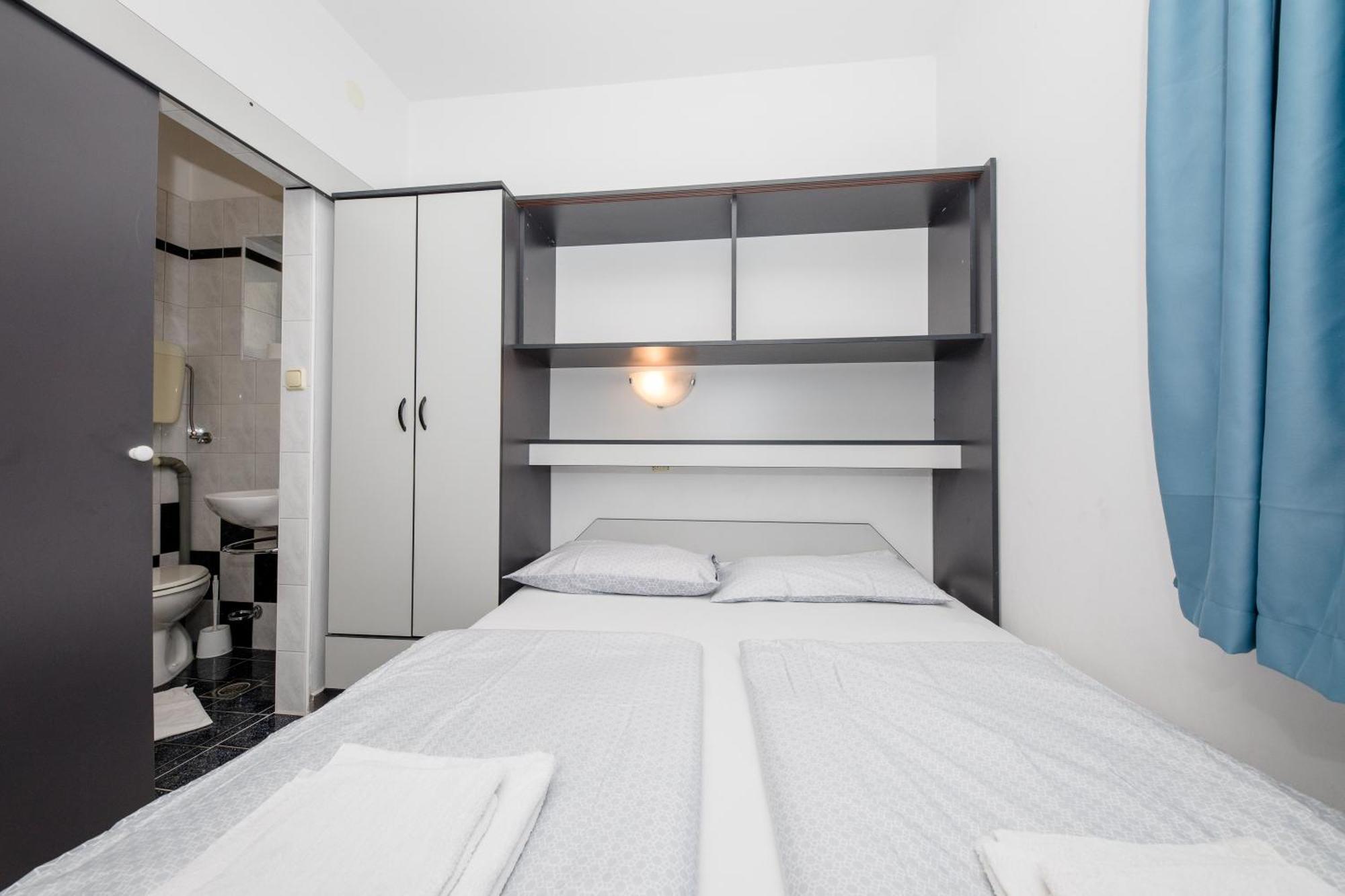 Apartments And Rooms By The Sea Supetarska Draga - Gornja, Rab - 11579 Pokój zdjęcie