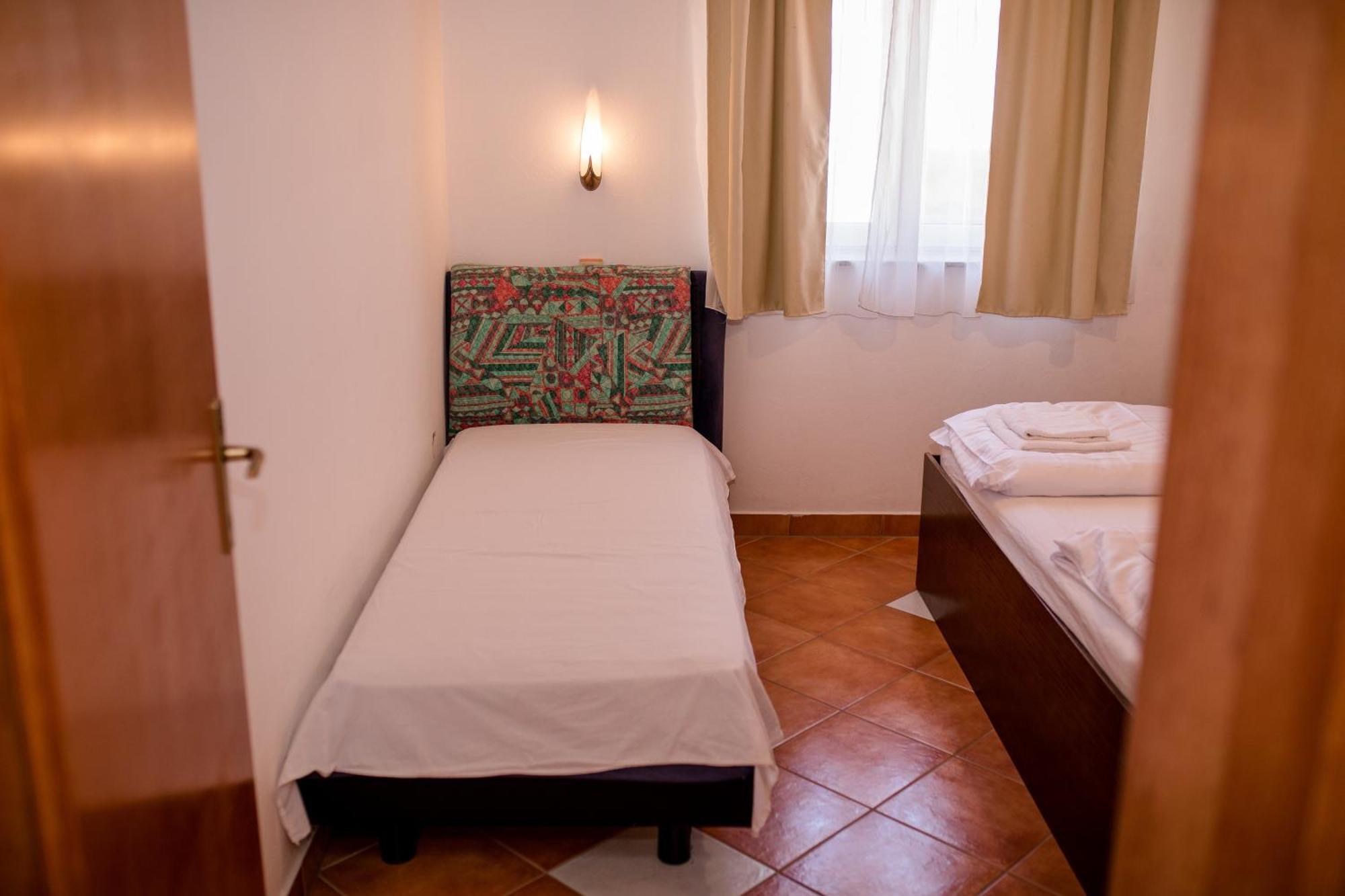 Apartments And Rooms By The Sea Supetarska Draga - Gornja, Rab - 11579 Pokój zdjęcie